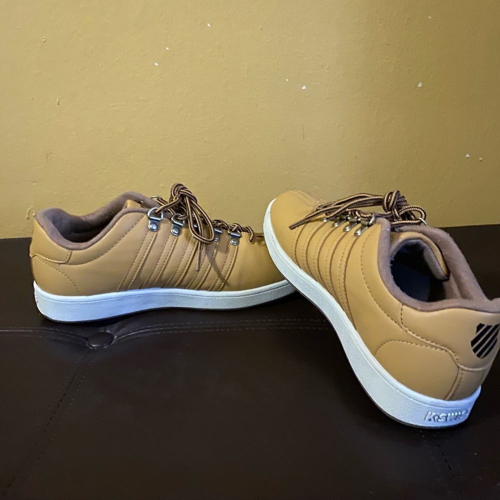 K- Swiss